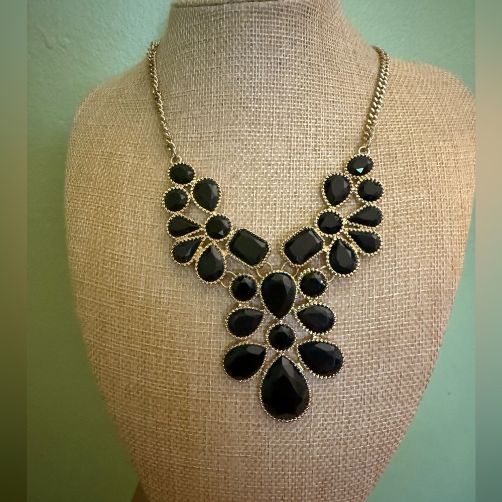 Elegant Claire’s Black and Gold Statement Necklace
